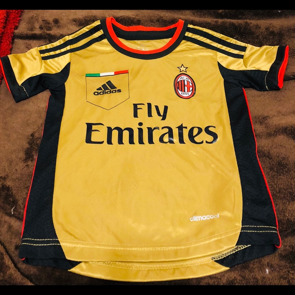 SOLD!! SOLD!!! BOYS ADIDAS TOP